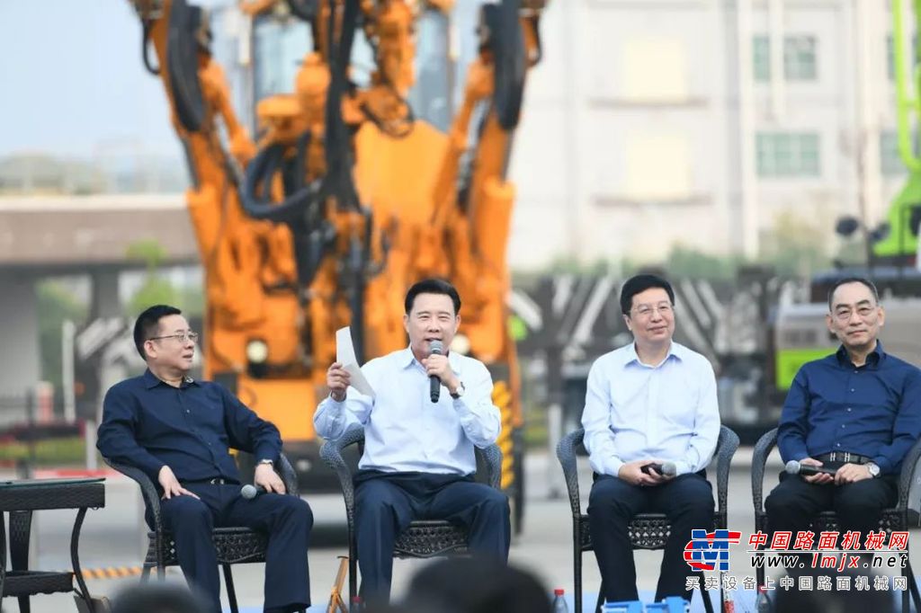 四巨头首度同台对话！梁稳根：绝不辜负“机械之都”的期待