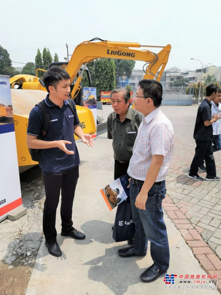 柳工印尼公司携手新代理商PBC首次成功举办客户见面会