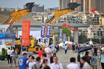 超越、引领，徐工挖机闪耀2019南宁东博会