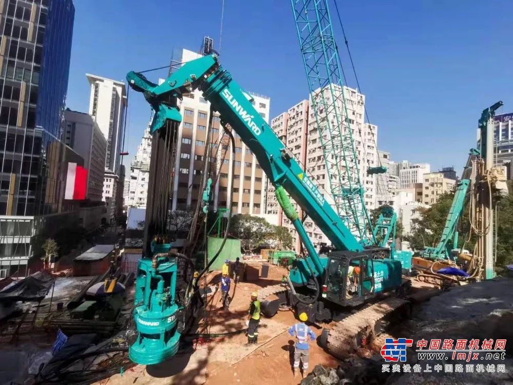 山河智能“吊炮”成功打响市场第一炮