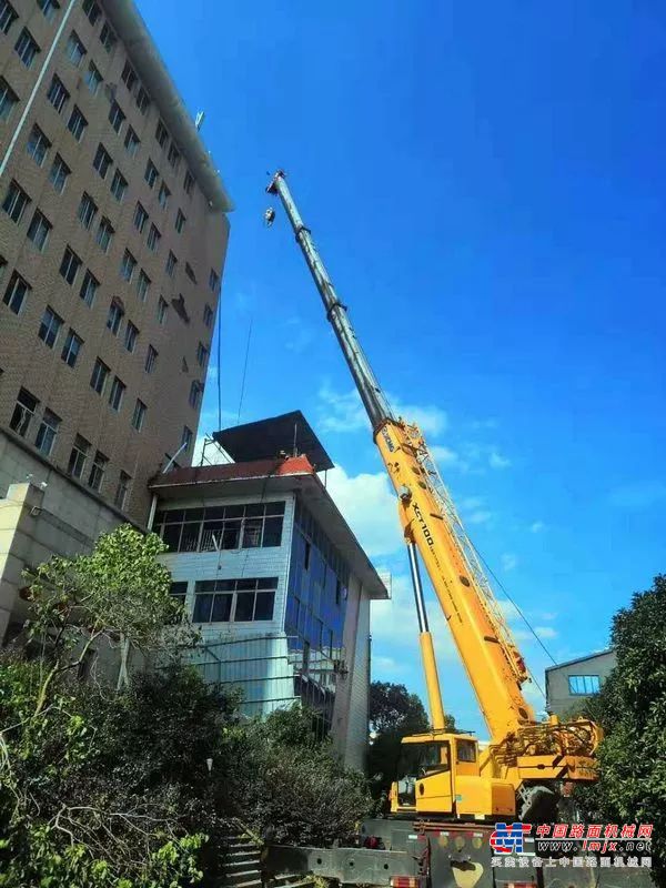 礼赞70年，看徐工起重机如何成为城市建设的主力担当