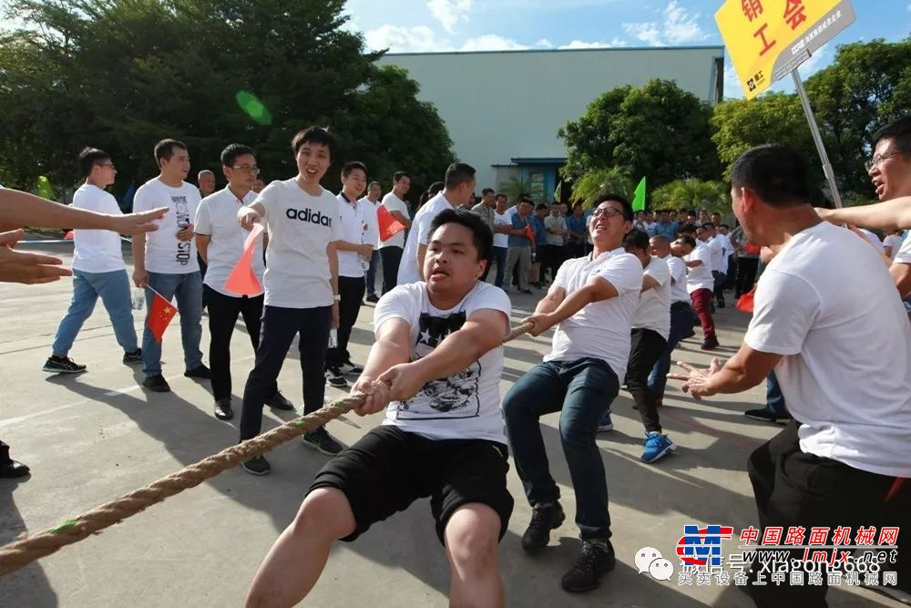 喜迎盛世华诞70载，厦工与新中国一路同行，共奋进！