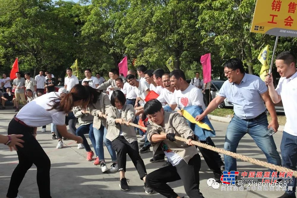 喜迎盛世华诞70载，厦工与新中国一路同行，共奋进！