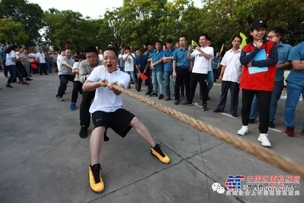 喜迎盛世华诞70载，厦工与新中国一路同行，共奋进！