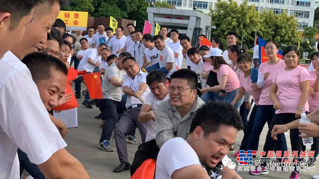 喜迎盛世华诞70载，厦工与新中国一路同行，共奋进！