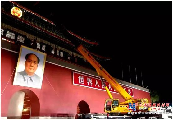 徐工起重与您共同组成受检阅的“第100个方阵”
