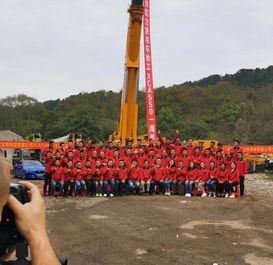【荣耀G1】祝全国首台全工况XCA550生日快乐！