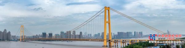 柳工歐維姆“超級鋼纜”吊起世界跨度最大雙層公路懸索橋