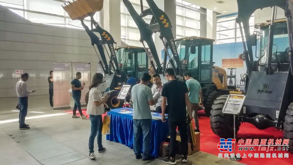 成交近40台！| 徐工小型装载机械惊艳亮相第72届全国建筑机械及矿山机械交易会