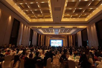 领航新利器丨徐工起重机京六新品发布