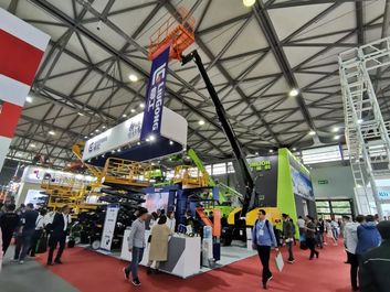APEX ASIA | 首日签约5000万，柳工D系列高空作业设备新品正式发布