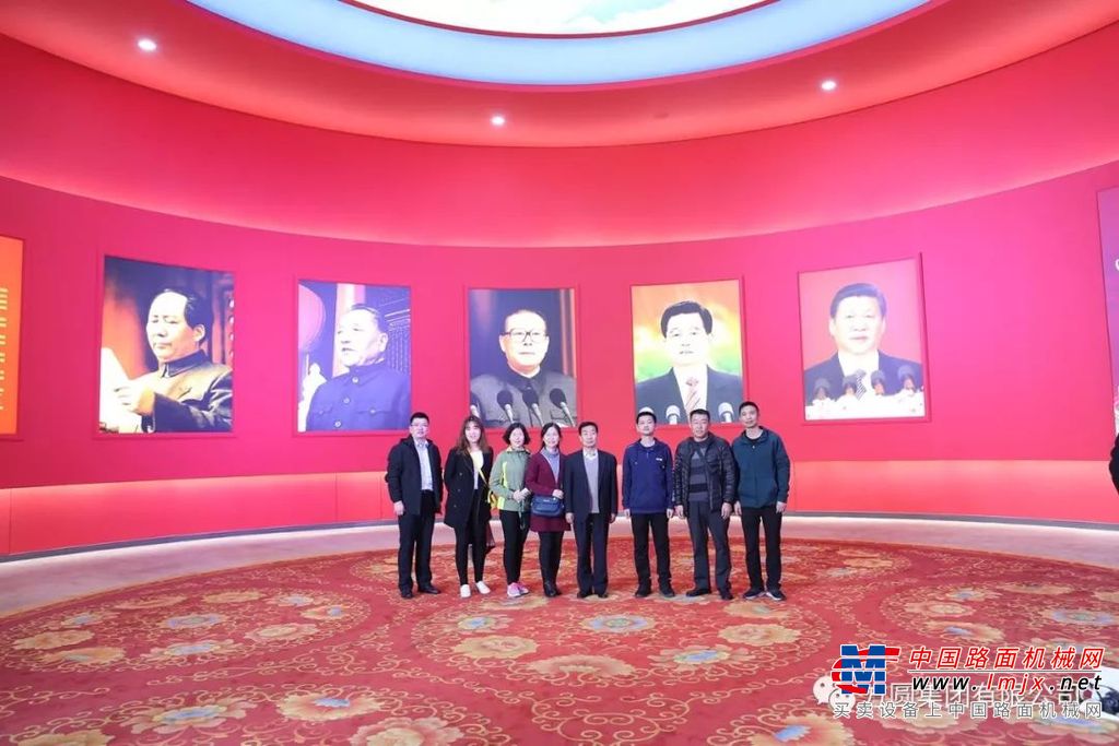 方圆集团派员参观新中国成立70周年成就展