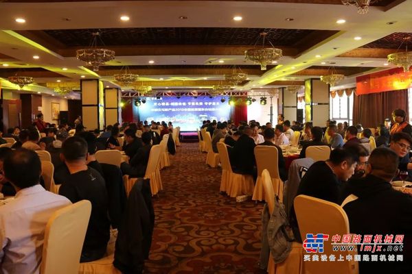 客户当场订车 华菱汉马系列产品走进 “鱼米之乡”东台