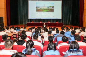 莱西市机械工程学校一行师生200余人来方圆集团参观