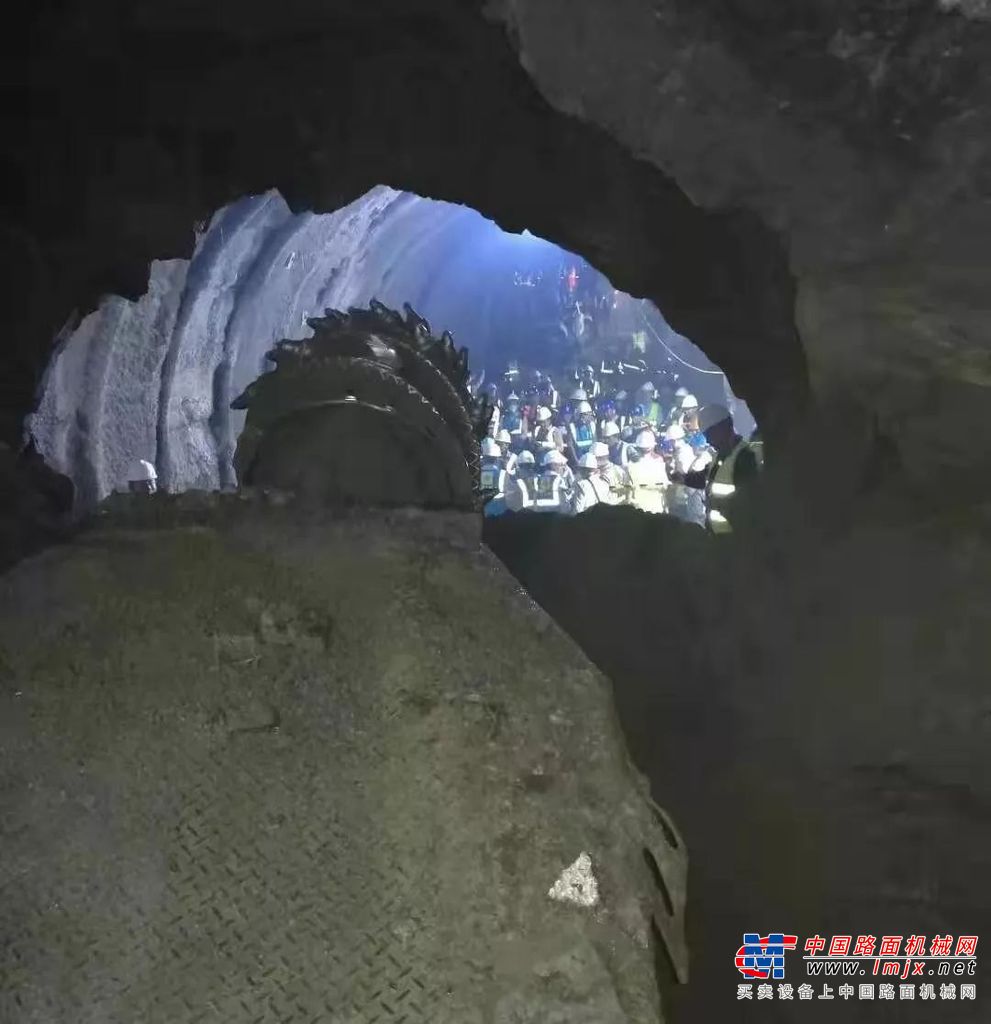 一带一路展风采 徐工隧道掘进机助力印尼标杆水利工程