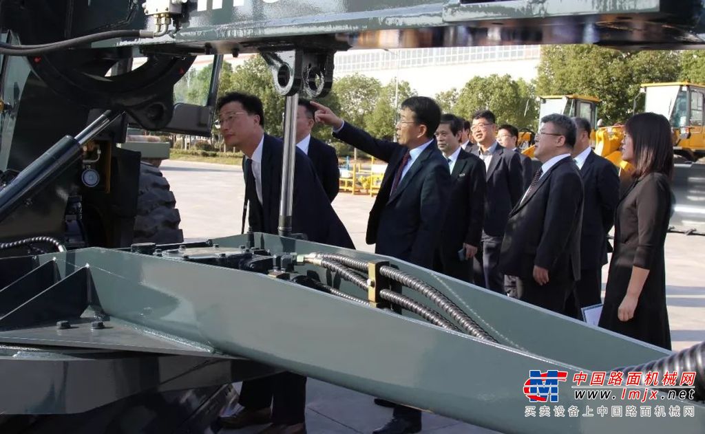国机重工常林公司牵手现代建机 将在平地机及压路机两个门类展开深度合作