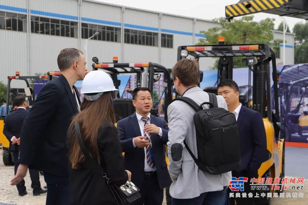 感受柳工机械精工之美 携手客户共赢未来
