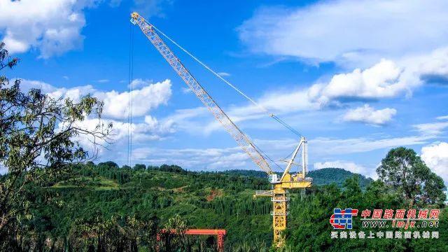 想知道中国“最年长”的塔机长什么样么？
