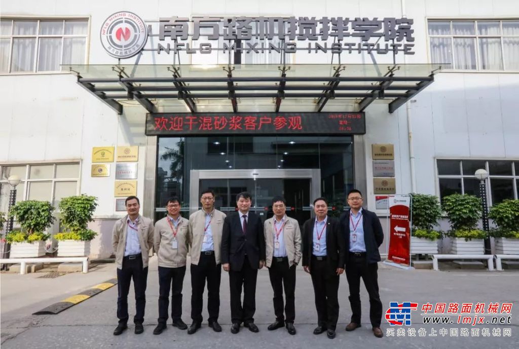南方路机搅拌学院第十三届沥青客户技能培训今日火热开班！