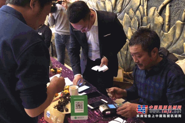 徐工装载机：三场小装促销会南北齐发