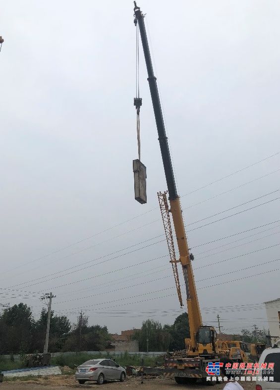 铺路架桥哪家强？徐工25吨起重机超强组合开工忙！