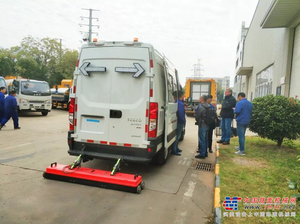 青海西宁道路坍塌已至9人死亡，道路检测，势在必行！