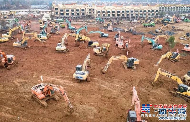 与时间赛跑！徐工设备驰援武汉“小汤山”医院建设！