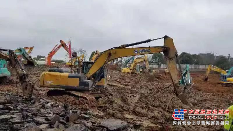 与时间赛跑！徐工设备驰援武汉“小汤山”医院建设！