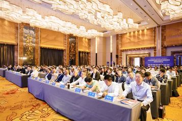 南方路机整体式沥青混合料搅拌设备闪耀2020筑养装备与液压传动控制技术高质量发展论坛
