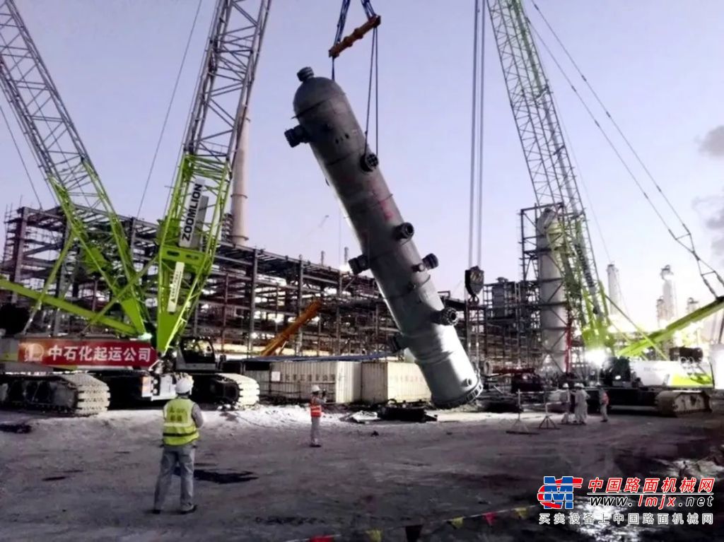 中联重科起重机:全能“双枪将”助力浙石化循环氢脱硫塔项目顺利吊装