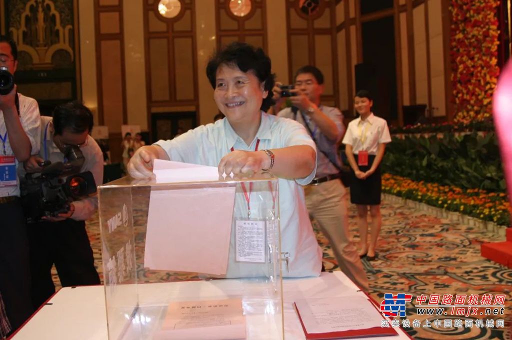 	向文波：“股改第一股”缘何花落我家
