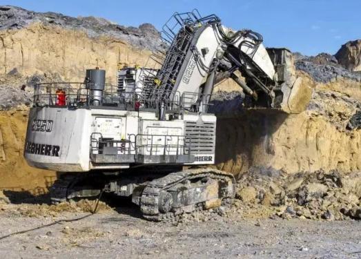 利勃海尔中型挖掘机推荐,利勃海尔R9250矿用液压挖掘机全解