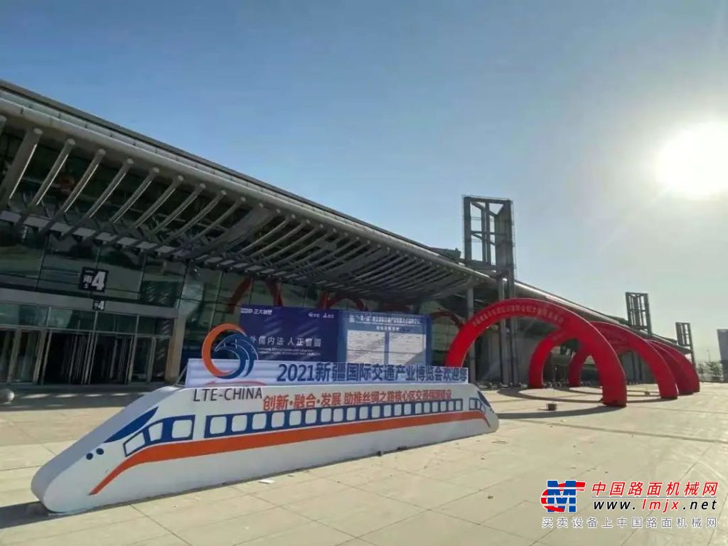 拓普康3D数字化施工产品及解决方案精彩亮相2021新疆国际交通产业博览会