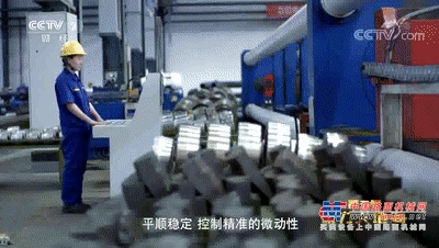 	上百万户家庭的用电需求。风场山路崎岖、谷深坡陡，瞬时风速达到七级
