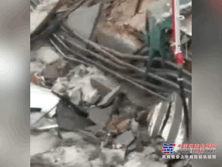 	近30台徐工装载机新车及周边设备