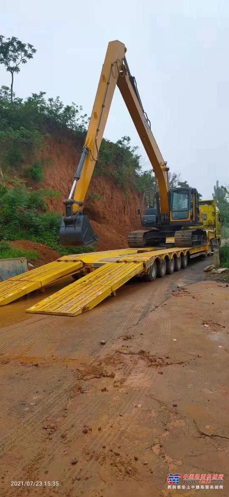 臂長24米挖掘機“巨獸”現身搶險救災現場