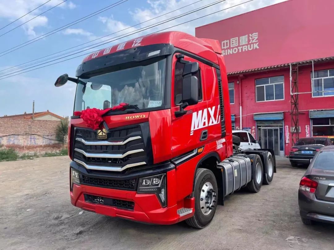 全国首台丨中国重汽豪沃MAX交车啦！
