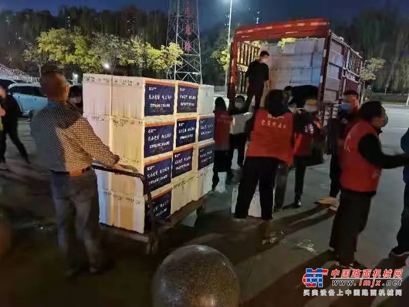 https://news-static.lmjx.net/upload/upfs/202110/29/1021w696hf_1635469663174215.jpg!1024x1024.jpg