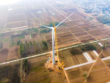 徐工履带起重机：全球登顶NO.1||全能千吨履带吊！风电、隧道、石化捷报频传