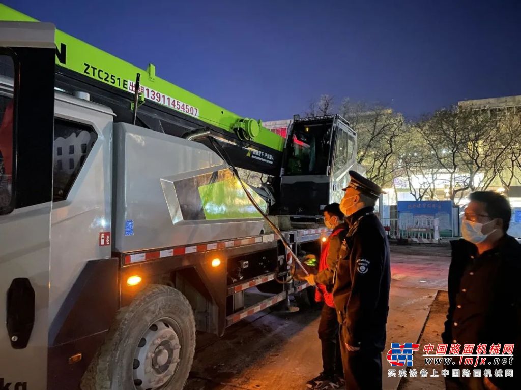 北京朝陽區生態環境局開展秋冬季重型車入戶專項執法檢查工作