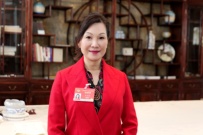 香江集团翟美卿：提高“新基建”投资的精准性和有效性