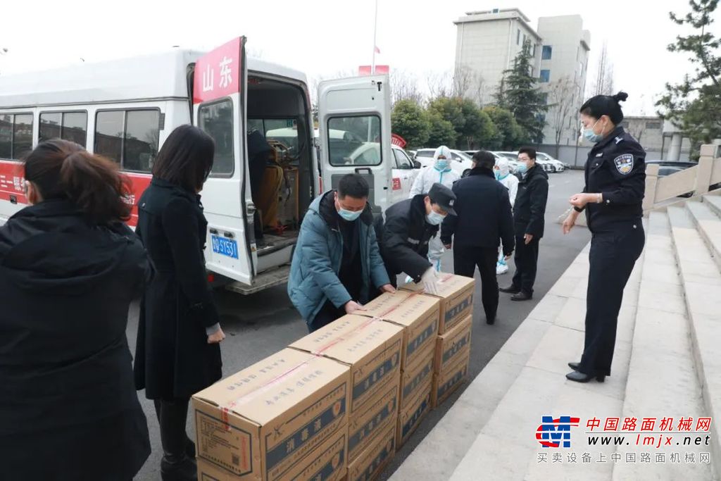 	上午10点我们来到此行的第二站临沂市河东公安分局