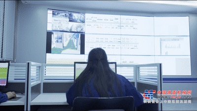 	“锚定保稳提质目标，徐工确保重点市场、重要项目产品及时生产，坚决不让供应链“掉链子”。一方面密切关注产品生产计划，排查各项风险隐患，提前锁定、抢运生产物资，规划备选物资供应方案。另一方面与同盟军共进退，通过协调开具复工函、车辆通行证等方式，帮助供应商恢复生产经营，最大化保障生产物资需求。