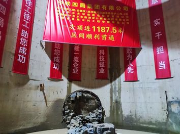 国内首次！徐工助力超千米大直径新材料顶管工程顺利贯通！