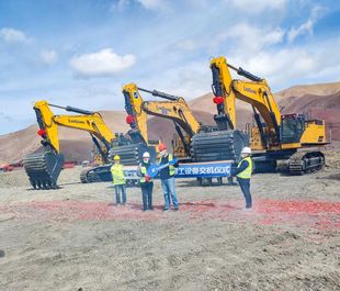又双叒叕走起！11台990F超大挖交付新疆矿山