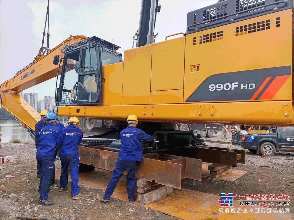 	990F船挖背后的交付故事