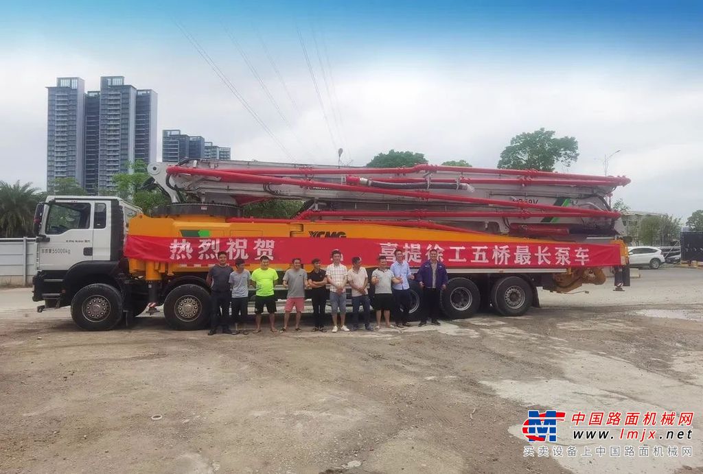 目前，完成交付的徐工HB69V“火力全开”，正积极投入到辽宁的建设施工中。未来，在辽宁推进的项目中，都将看到它忙碌的身影。