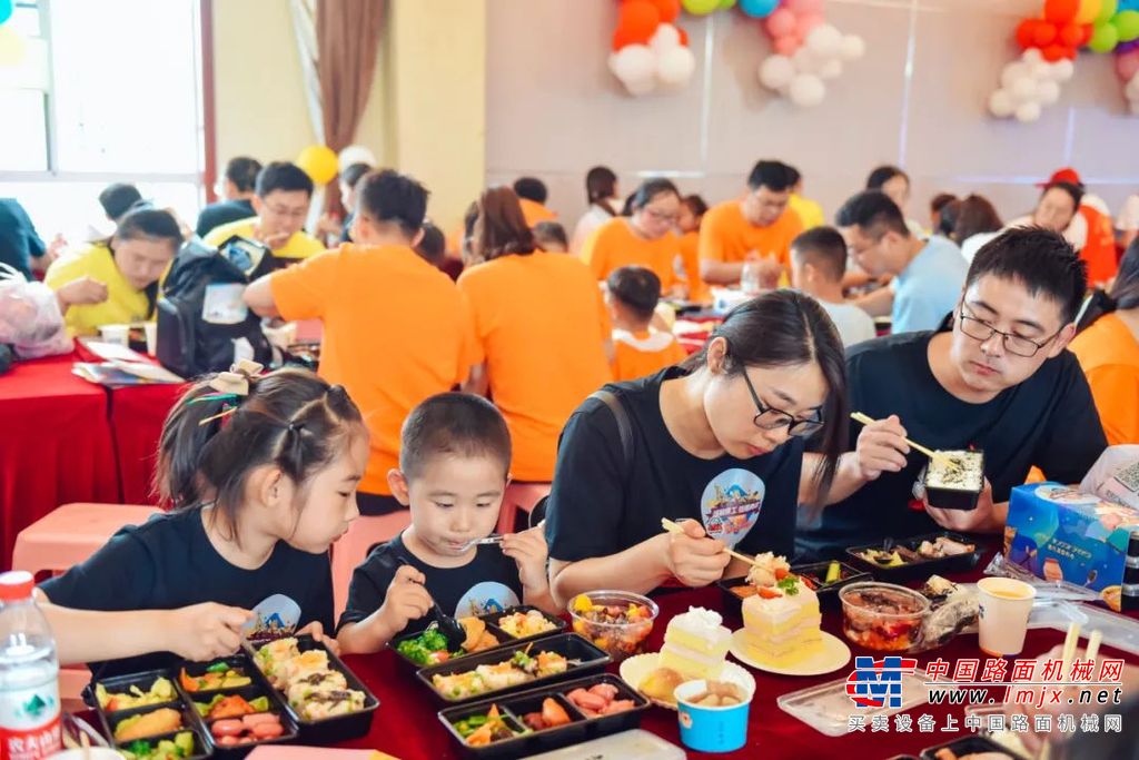 旱地龙舟、车轮作战、小小飞行员