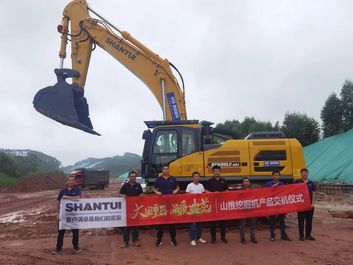 山推：缤纷六月交机忙｜大挖小挖 遍地开花