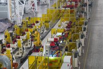 新华财经调查丨5月工程机械国内市场销量接近腰斩 行业持续承压